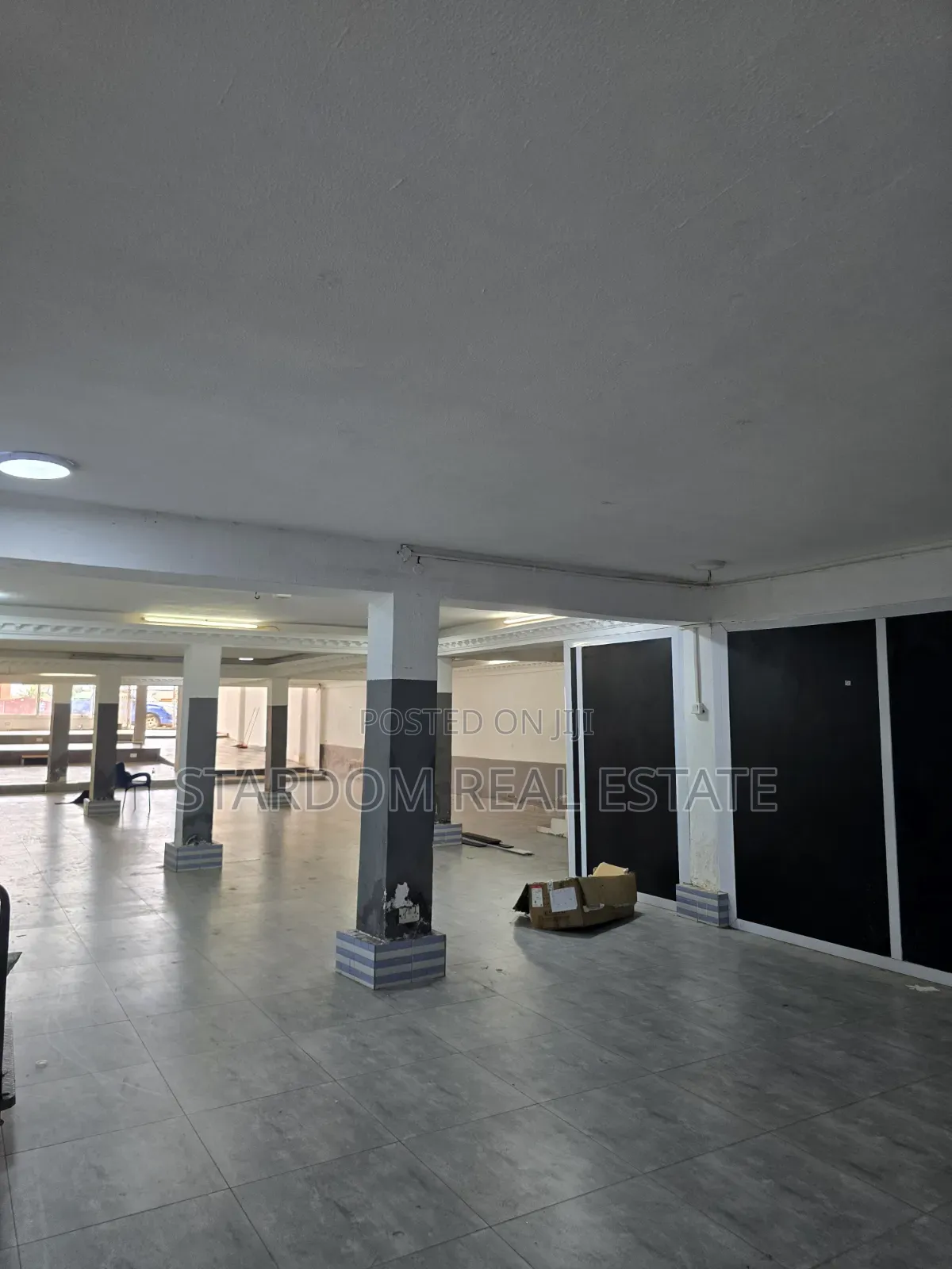 For RENT : Spacious Commercial Office / Shop Space for Rent.