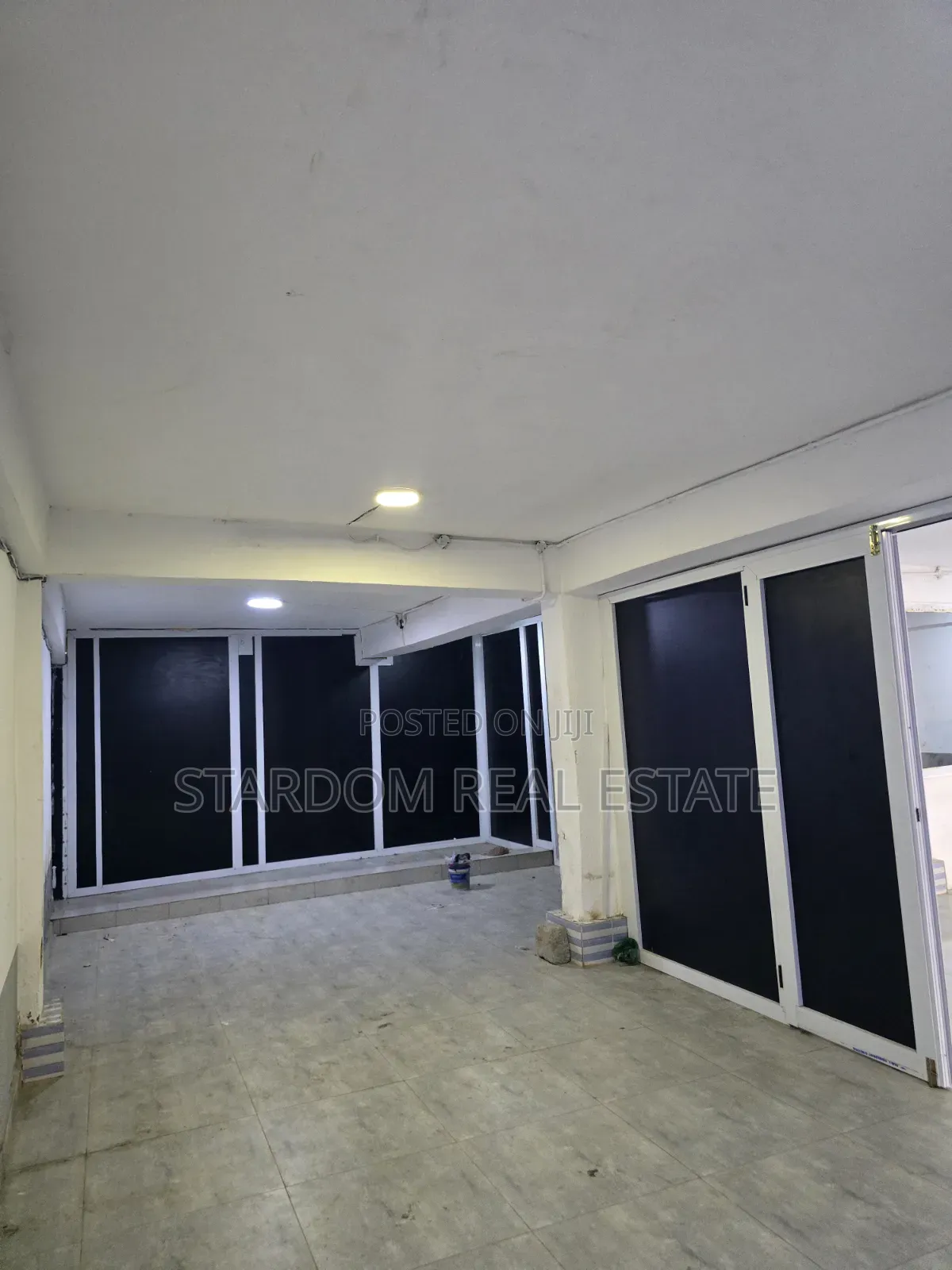 For RENT : Spacious Commercial Office / Shop Space for Rent.