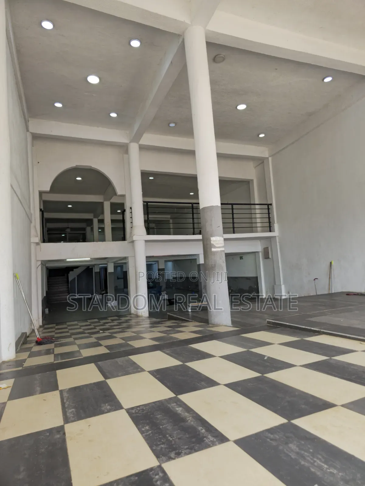 For RENT : Spacious Commercial Office / Shop Space for Rent.