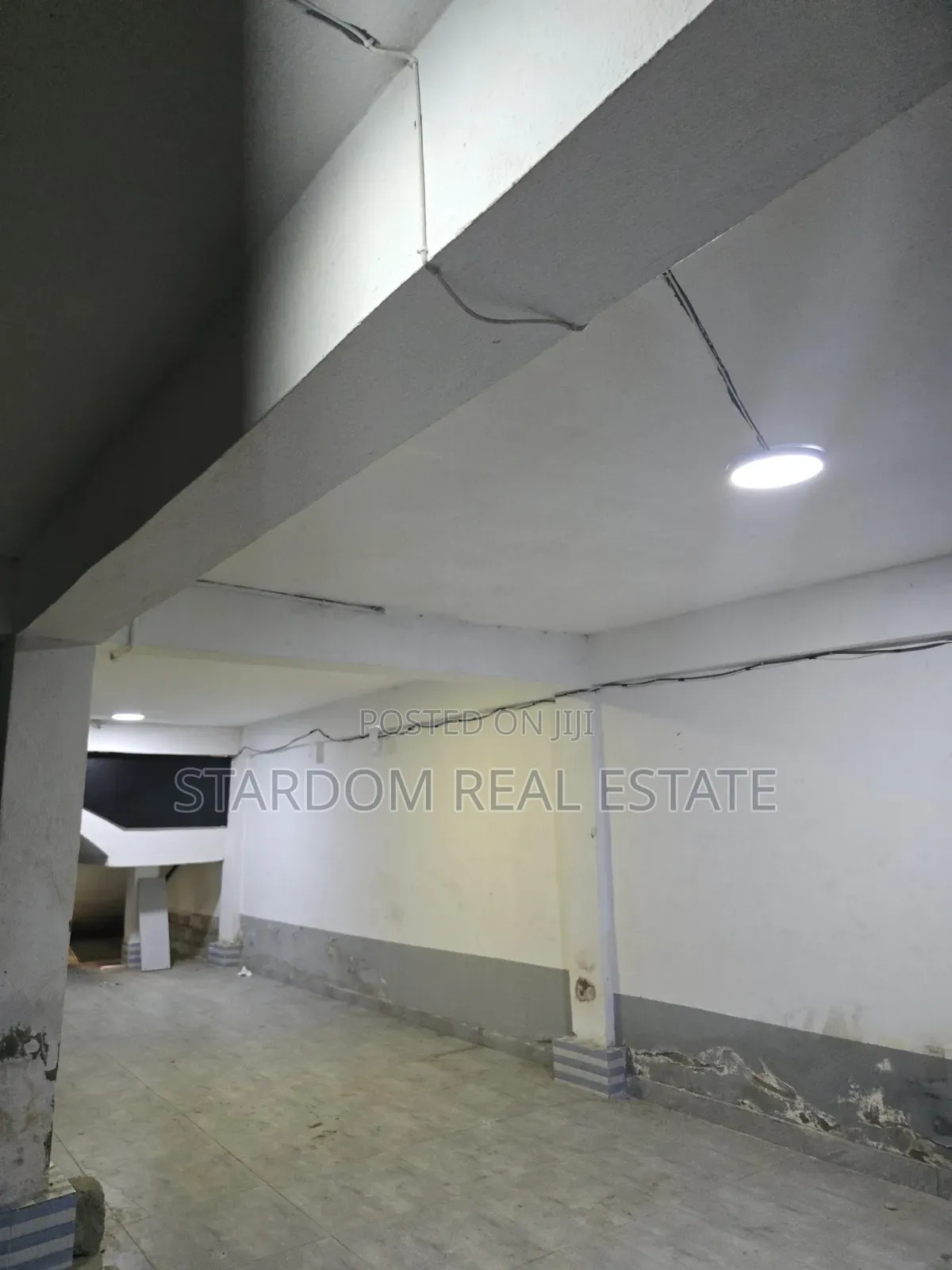 For RENT : Spacious Commercial Office / Shop Space for Rent.