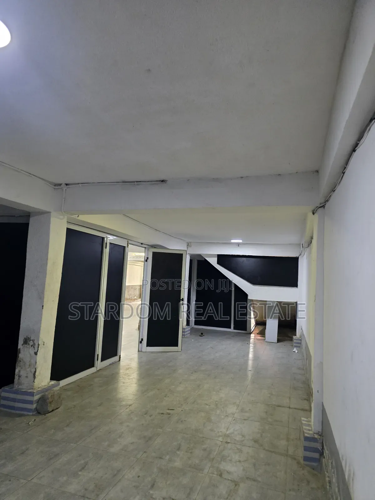 For RENT : Spacious Commercial Office / Shop Space for Rent.