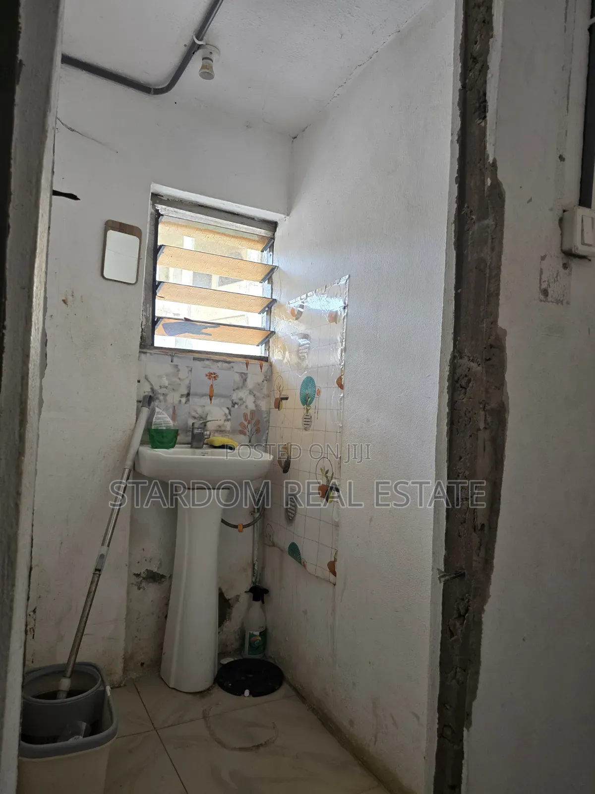 For RENT : Spacious Commercial Office / Shop Space for Rent.