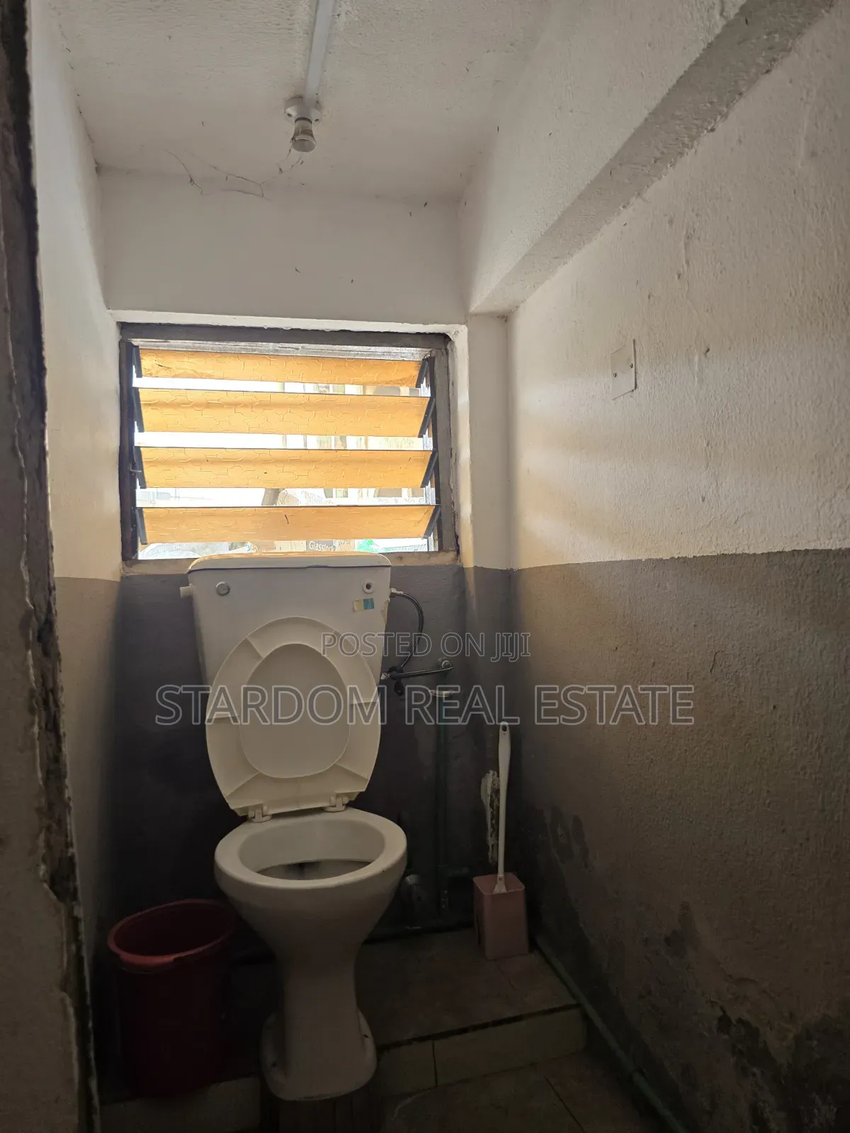 For RENT : Spacious Commercial Office / Shop Space for Rent.