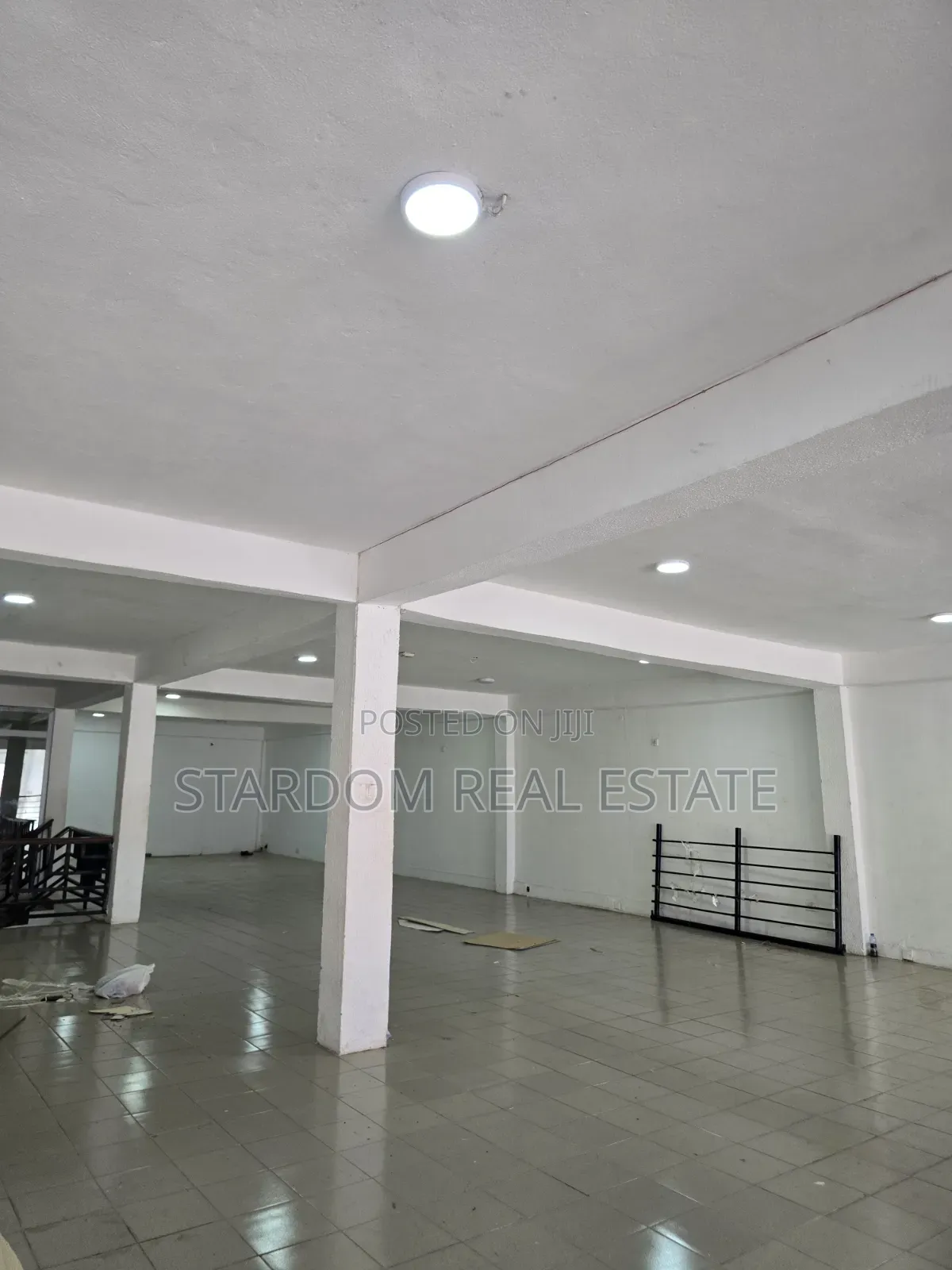 For RENT : Spacious Commercial Office / Shop Space for Rent.