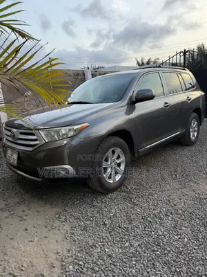 Toyota Highlander Limited 3.5l 4WD 2013 Gray
