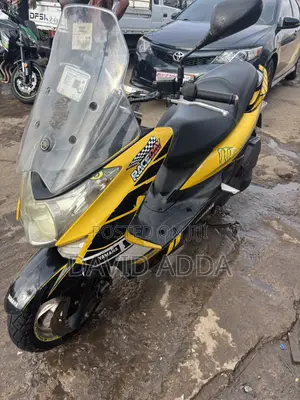 Yamaha Majesty 2025 Yellow