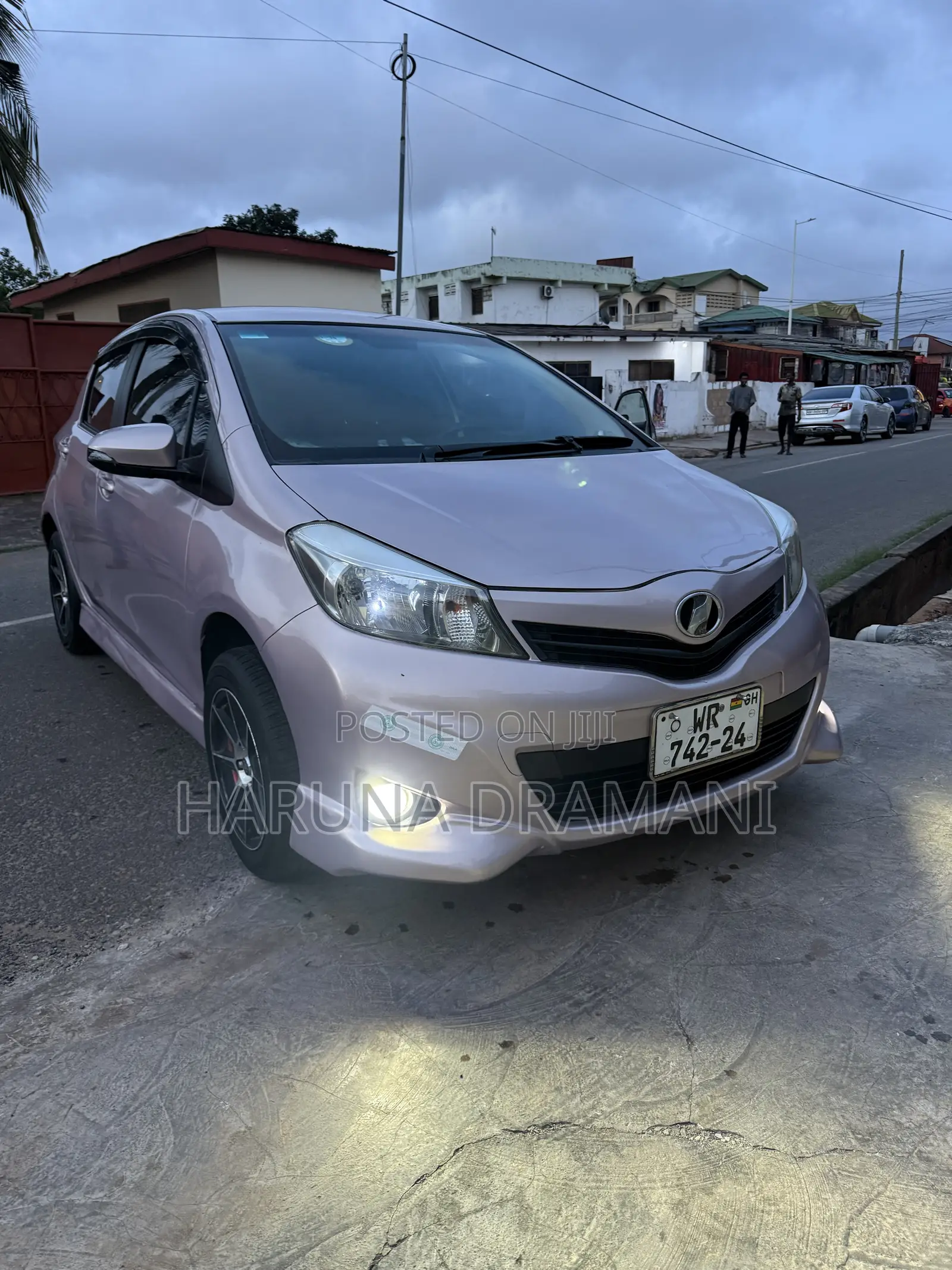 Toyota Vitz 1.3 FWD 5dr 2013 Silver