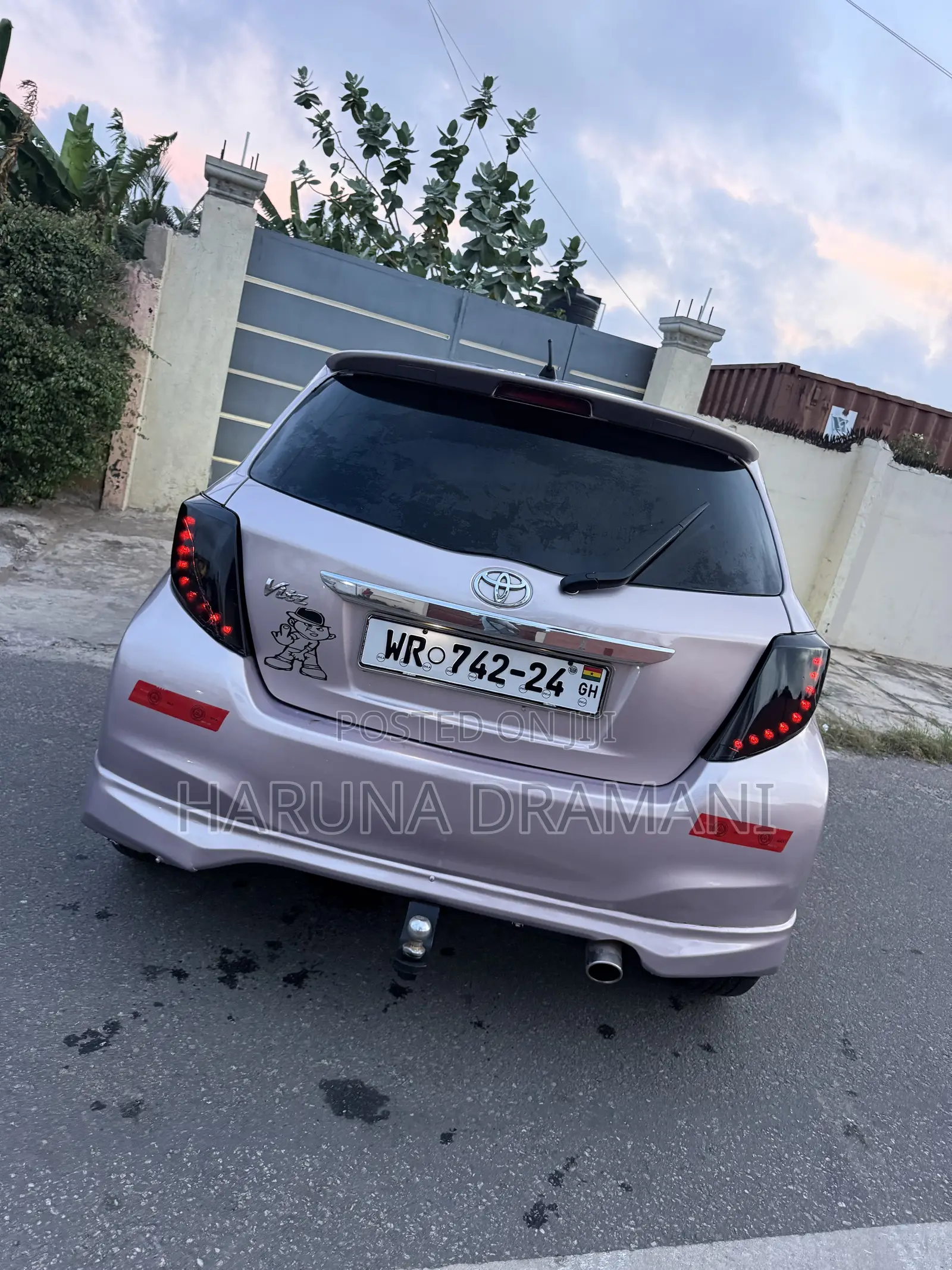 Toyota Vitz 1.3 FWD 5dr 2013 Silver