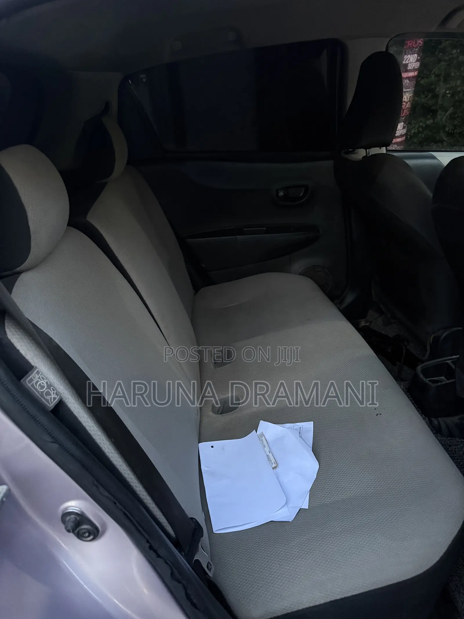 Toyota Vitz 1.3 FWD 5dr 2013 Silver