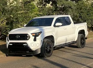 Toyota Tacoma 2025 White