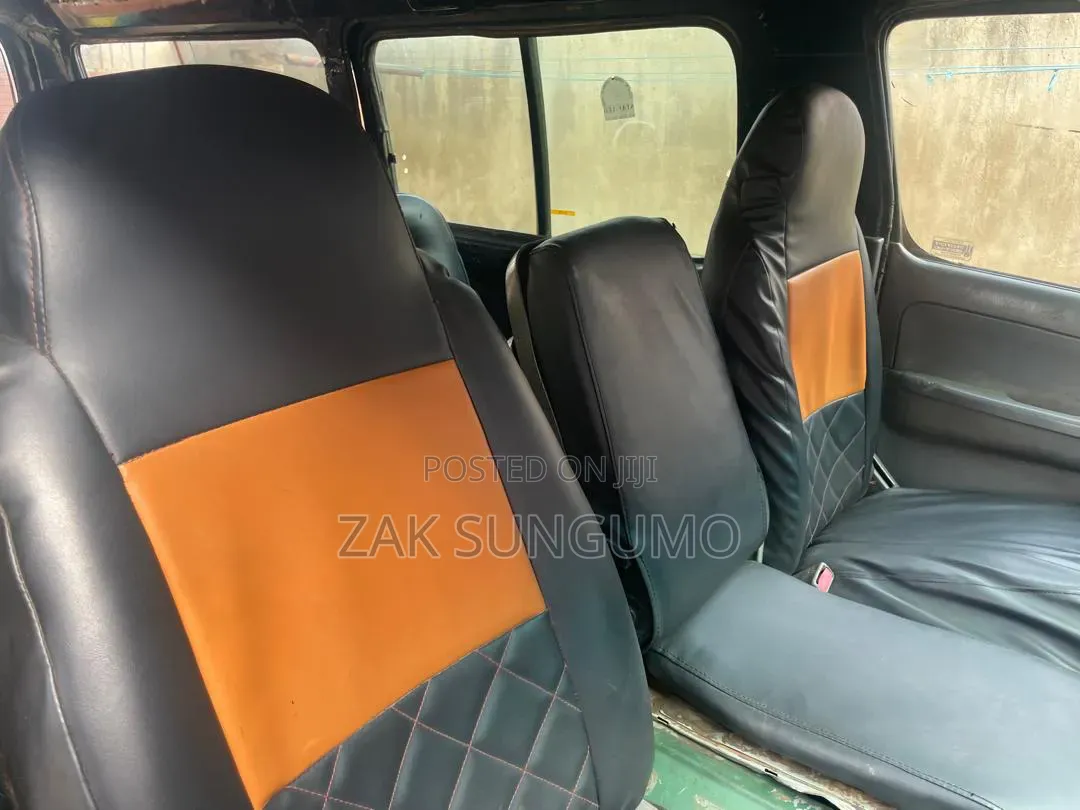 Nissan Caravan (Urvan) 2017 Black