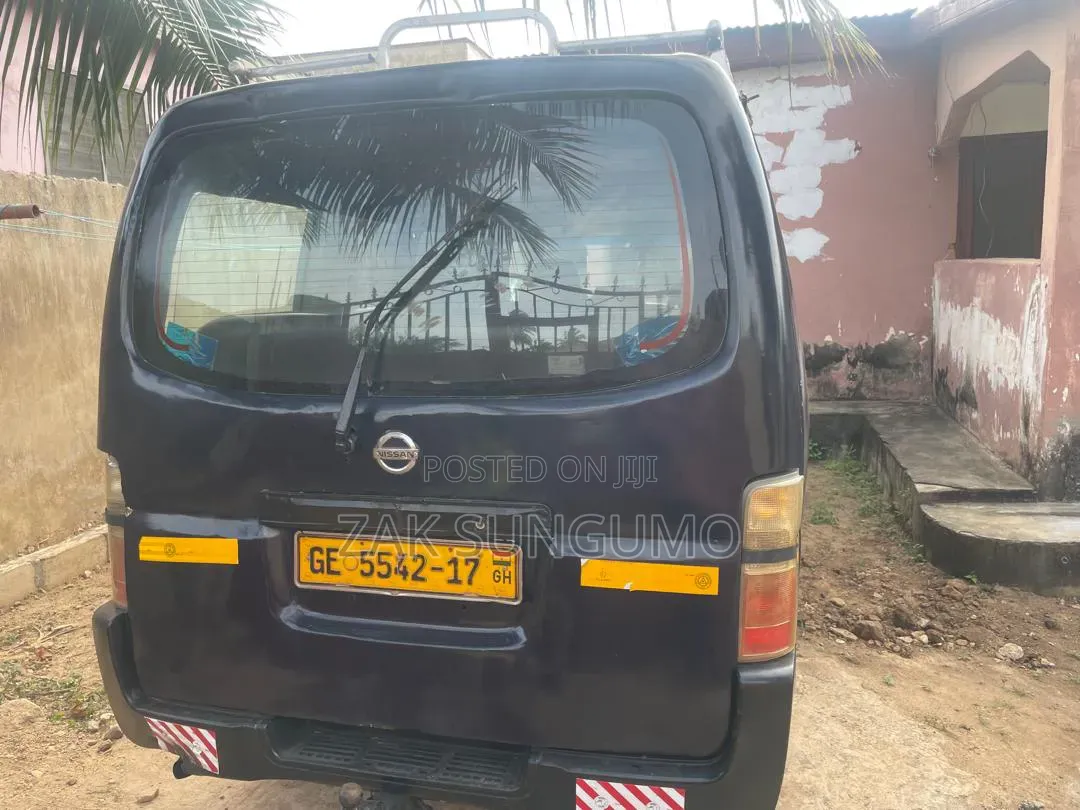 Nissan Caravan (Urvan) 2017 Black