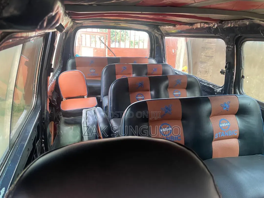 Nissan Caravan (Urvan) 2017 Black