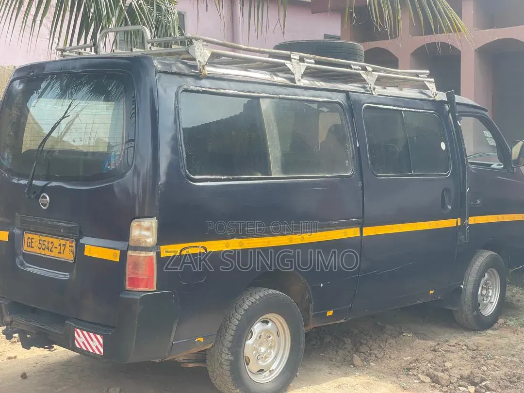 Nissan Caravan (Urvan) 2017 Black