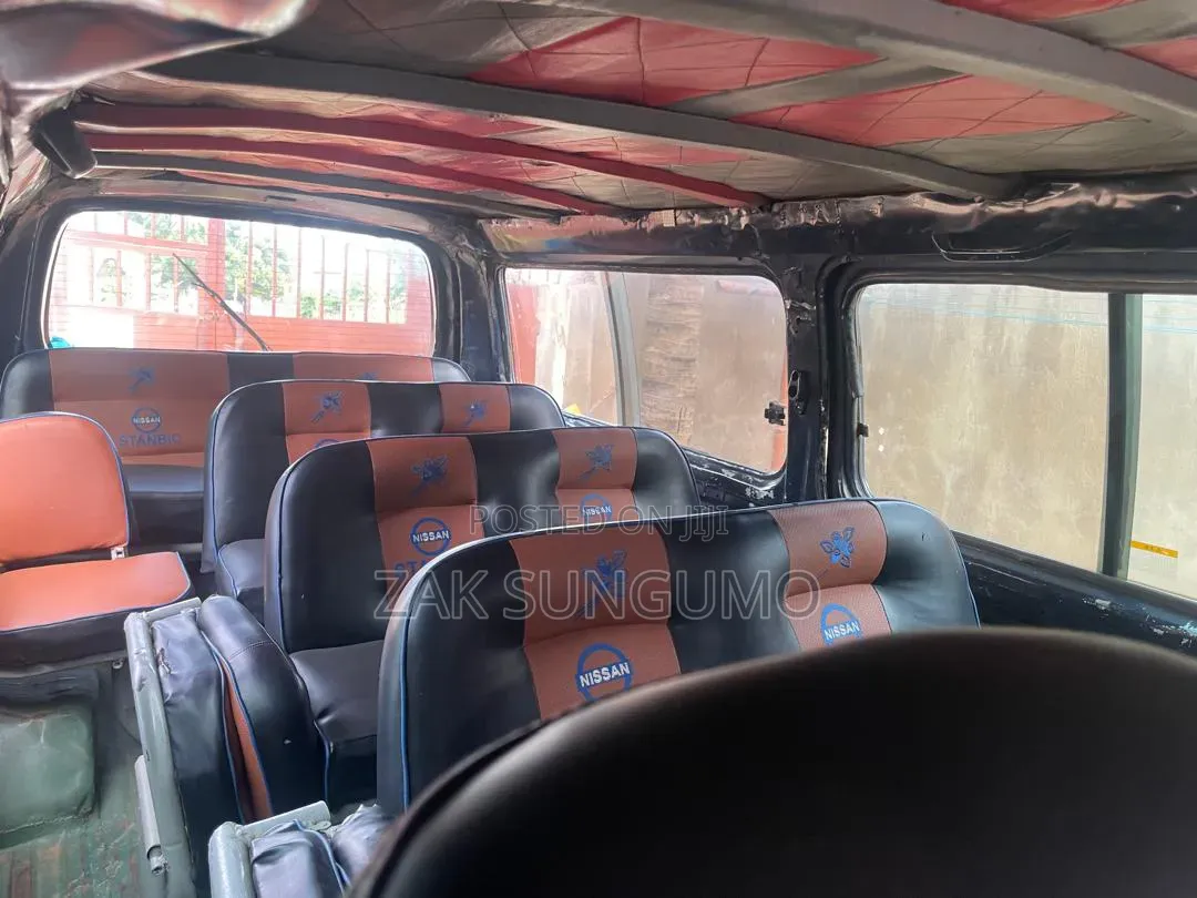 Nissan Caravan (Urvan) 2017 Black