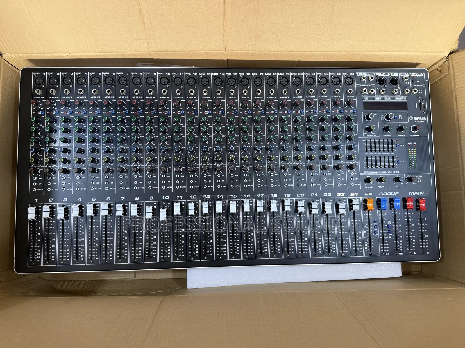 Yamaha SMX-2400 24-Channel Professional Analog Audio Mixer