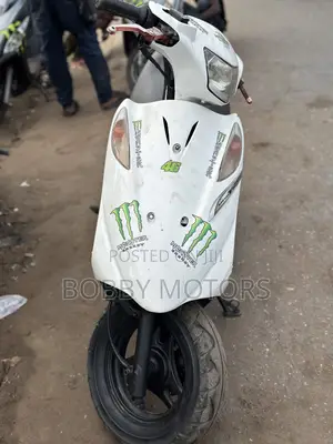 Suzuki 2022 White