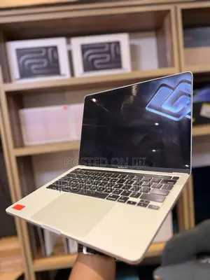 Laptop Apple MacBook Pro 2020 8GB Intel Core i5 SSD 256GB