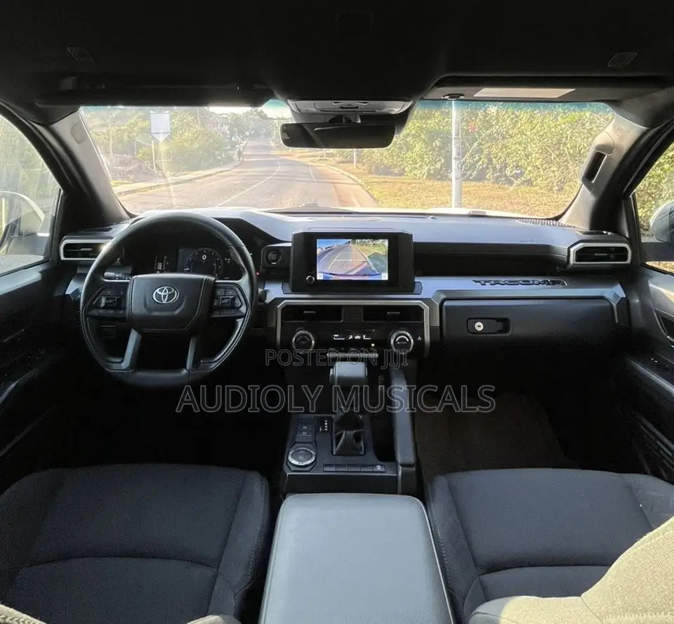 Toyota Tacoma 2025 White