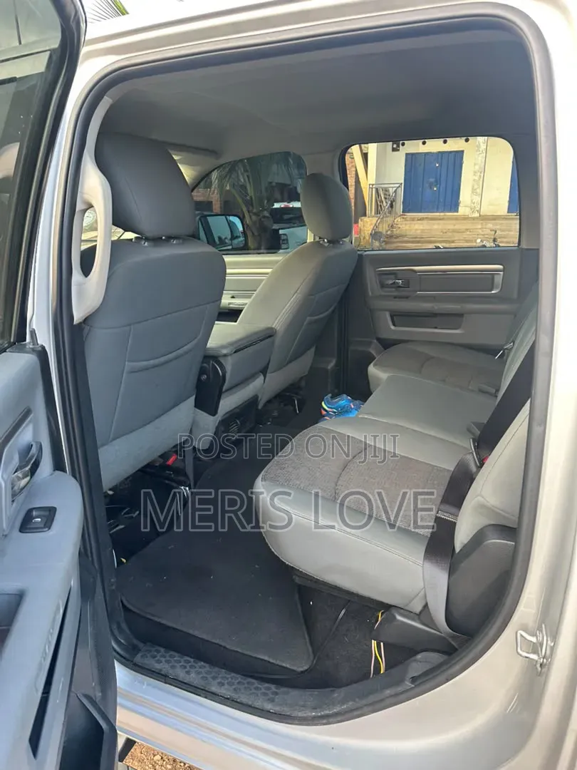 RAM 1500 2015 Silver