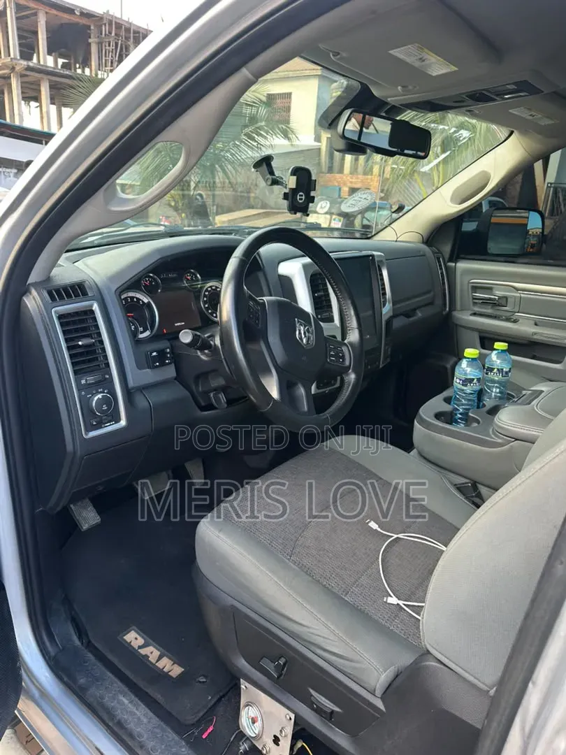 RAM 1500 2015 Silver