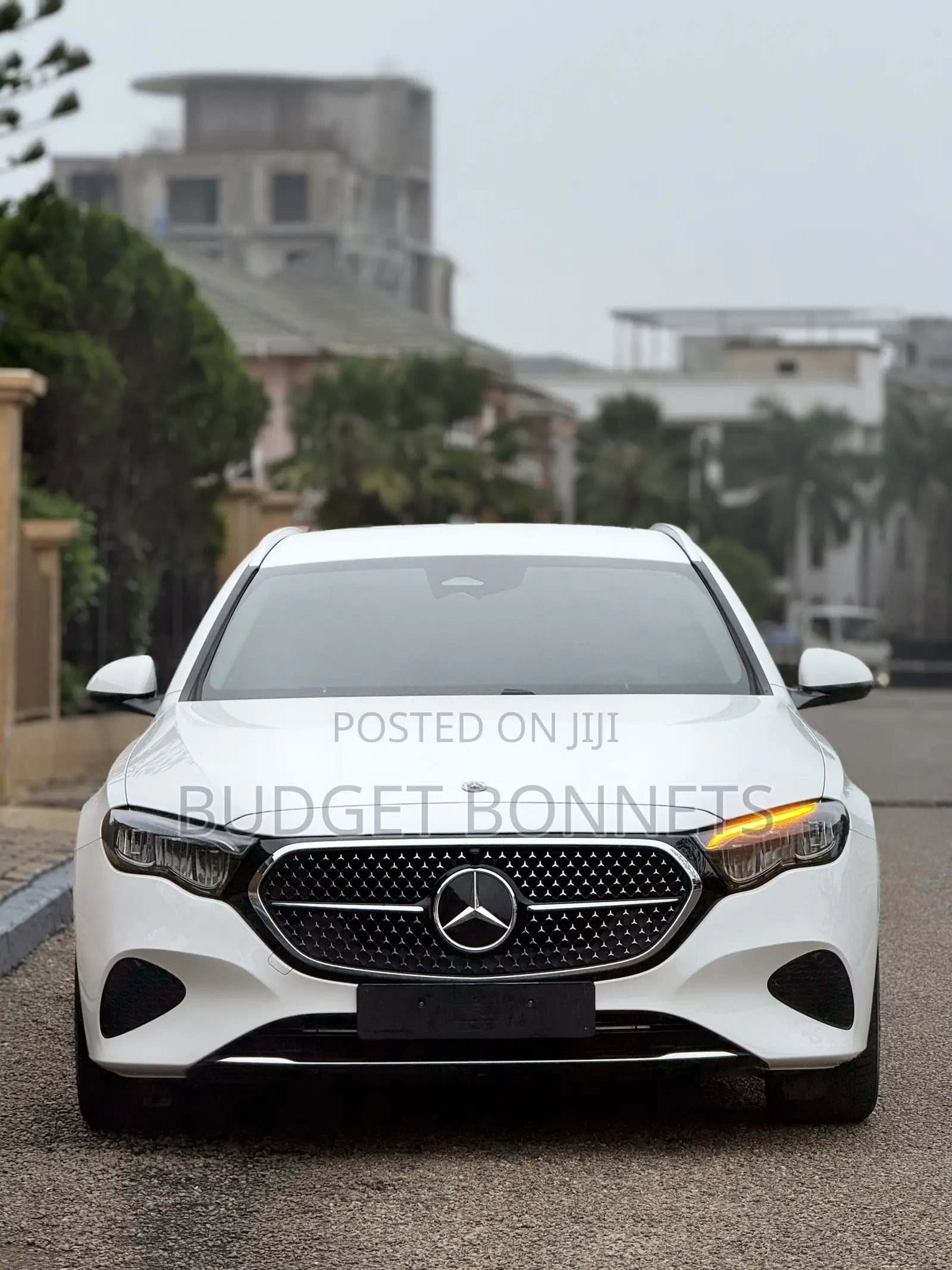 Mercedes-Benz E200 2025 White