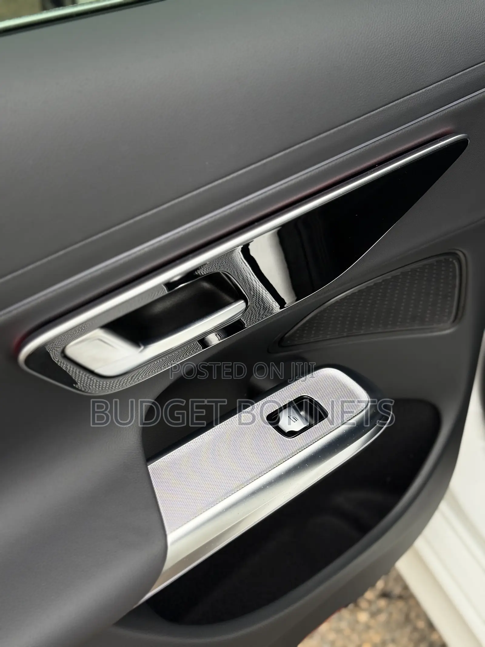 Mercedes-Benz E200 2025 White