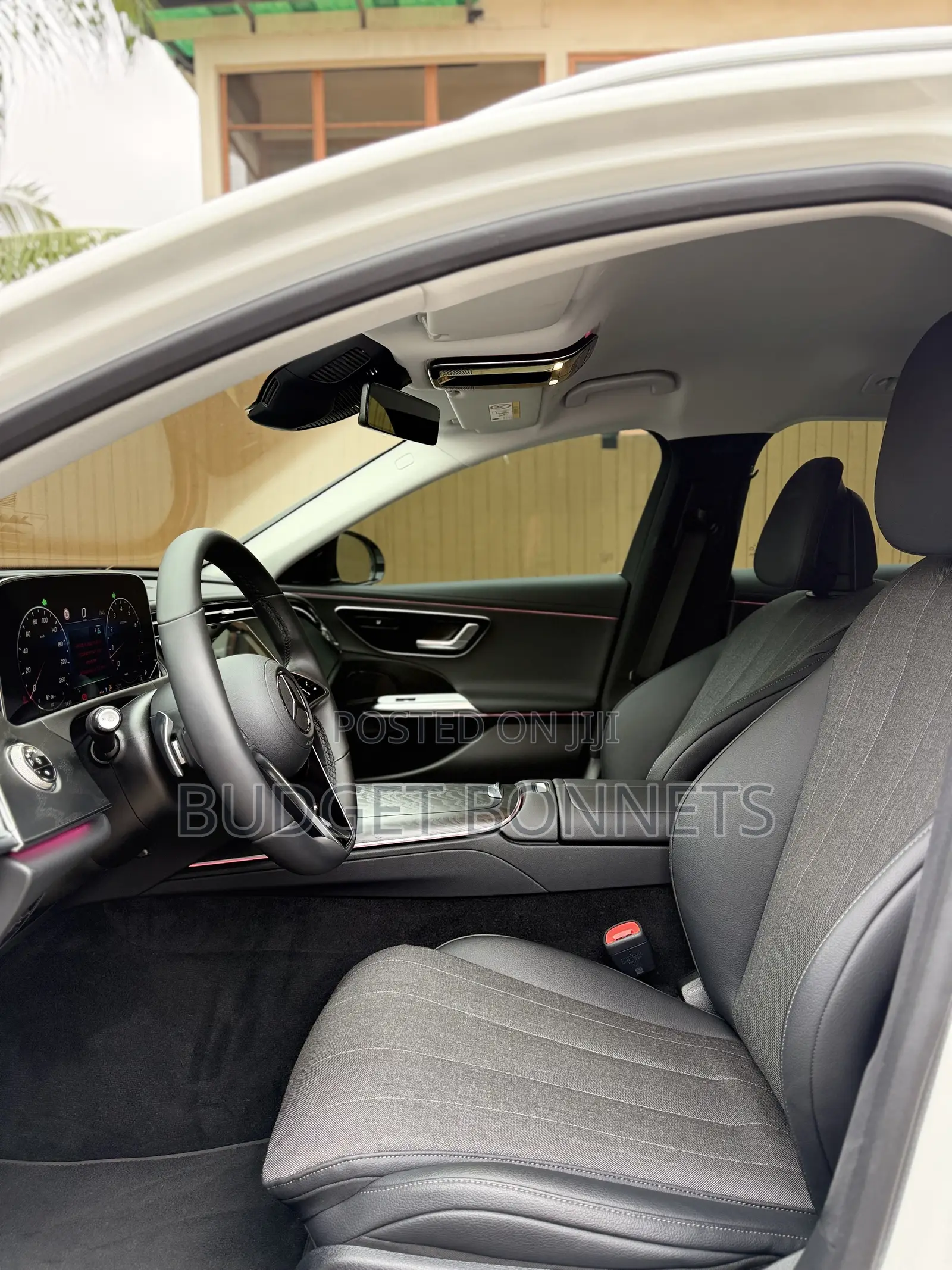 Mercedes-Benz E200 2025 White