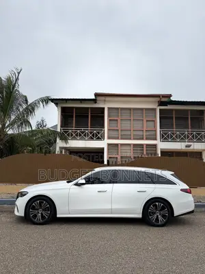 Mercedes-Benz E200 2025 White