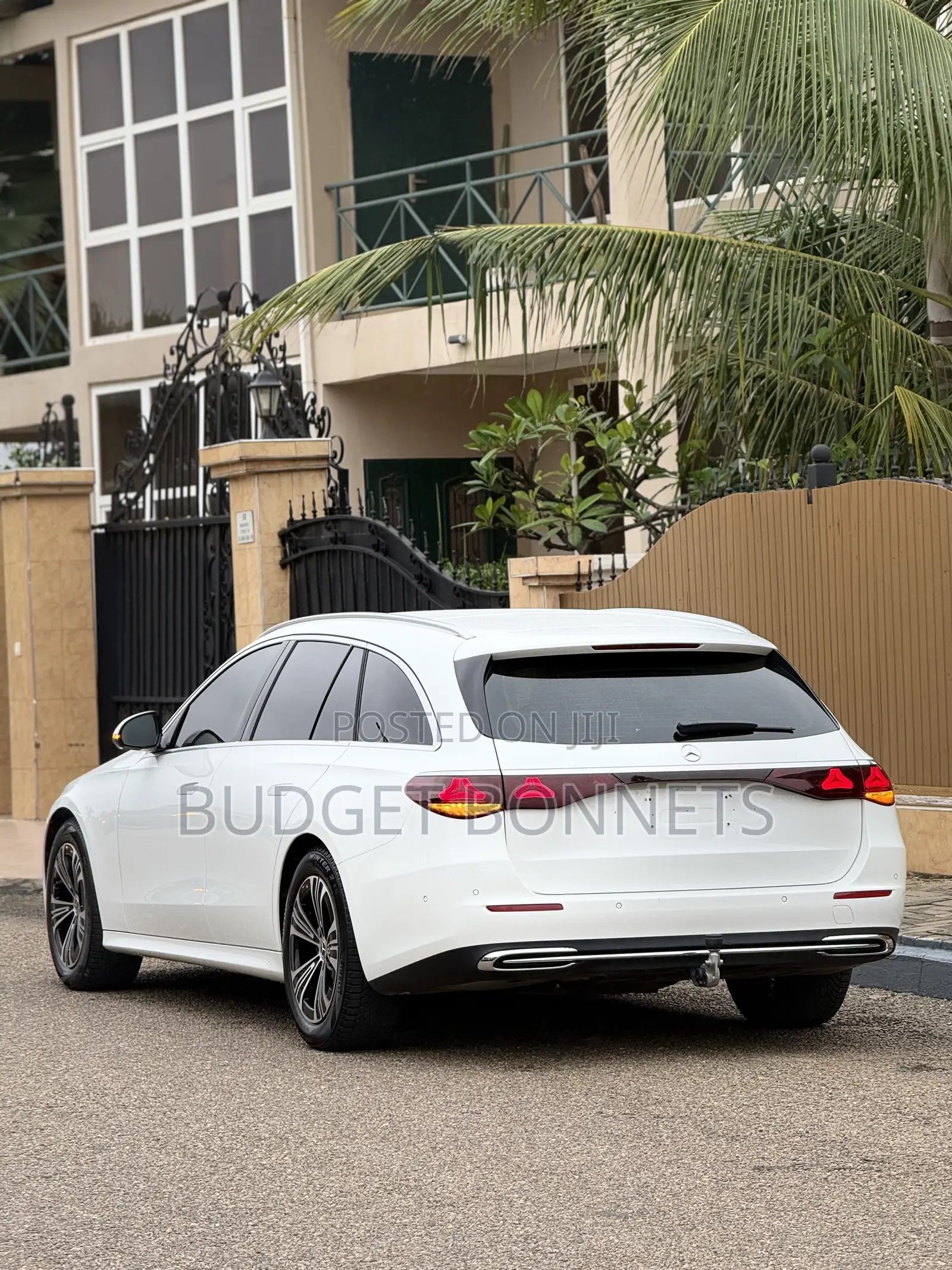 Mercedes-Benz E200 2025 White