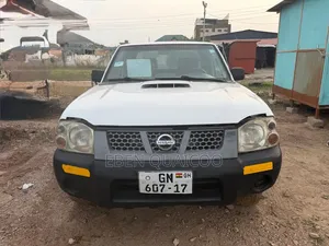 Nissan Pick-Up 2016 White