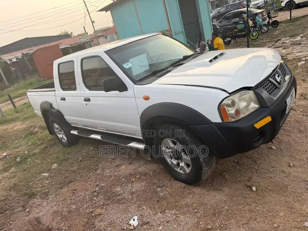Nissan Pick-Up 2016 White