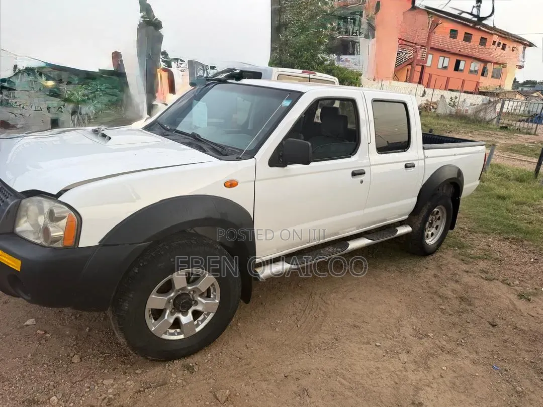 Nissan Pick-Up 2016 White