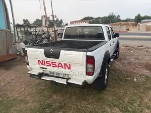Nissan Pick-Up 2016 White