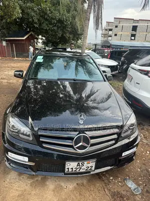 Mercedes-Benz C300 Sport 4Matic Sedan AWD (3.0L 6cyl 7A) 2012 Black