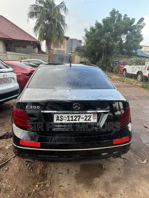 Mercedes-Benz C300 Sport 4Matic Sedan AWD (3.0L 6cyl 7A) 2012 Black