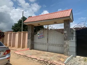 Three Bedrooms House for Sale