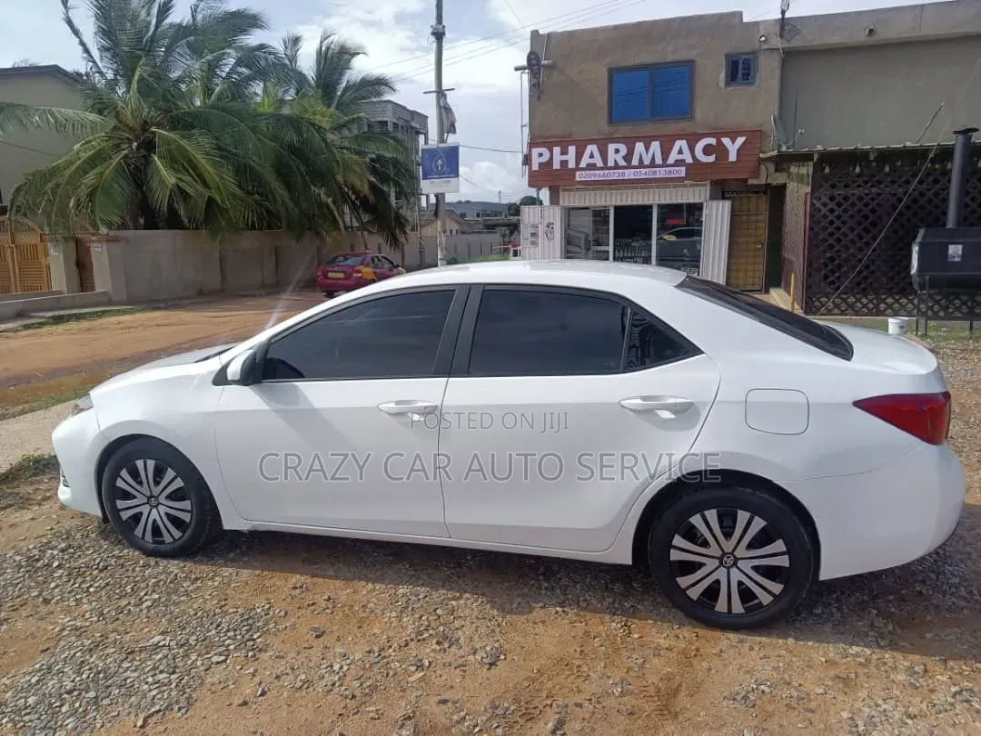 Toyota Corolla 2018 White