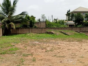 Three Bedrooms House for Sale