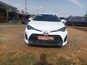 Toyota Corolla 2018 White