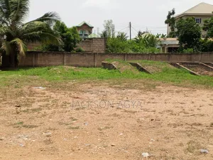 Three Bedrooms House for Sale