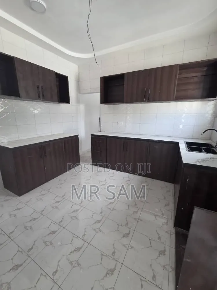 3bdrm House in Sam Properties, Adade for sale