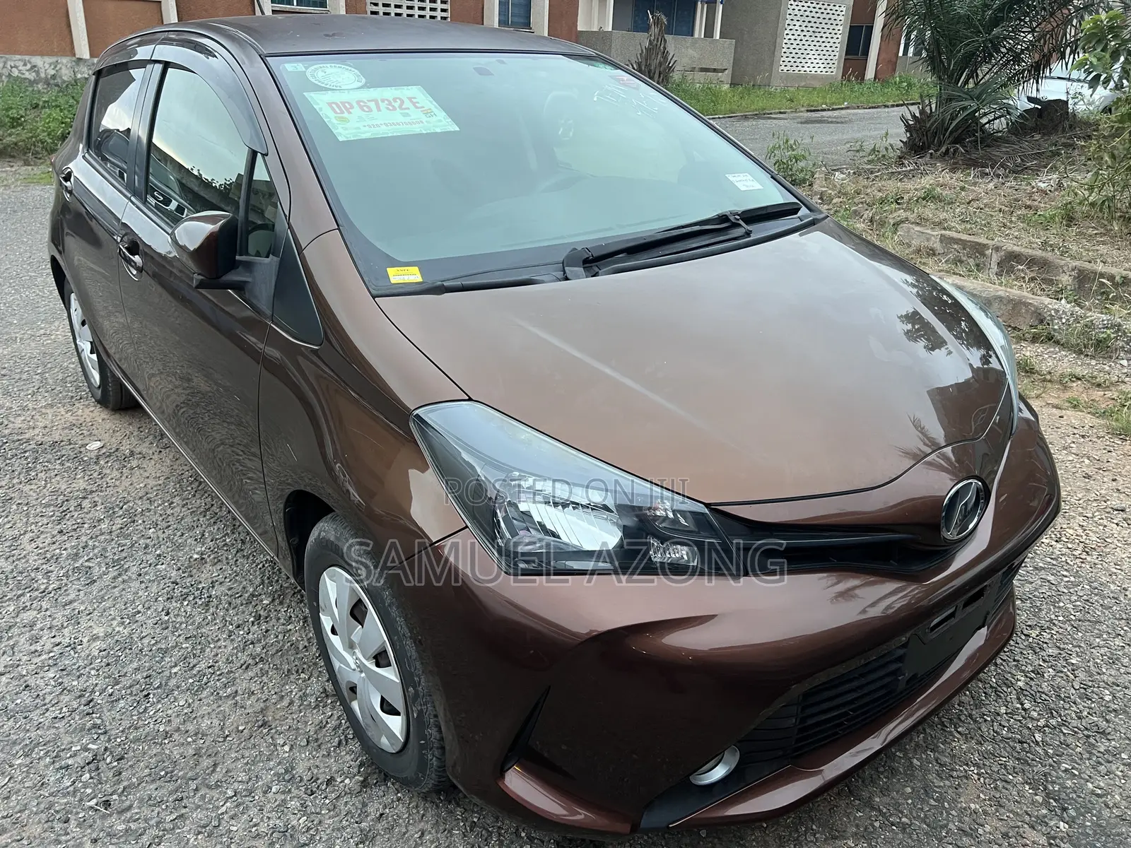 Toyota Vitz 1.3 AWD 3dr 2015 Brown