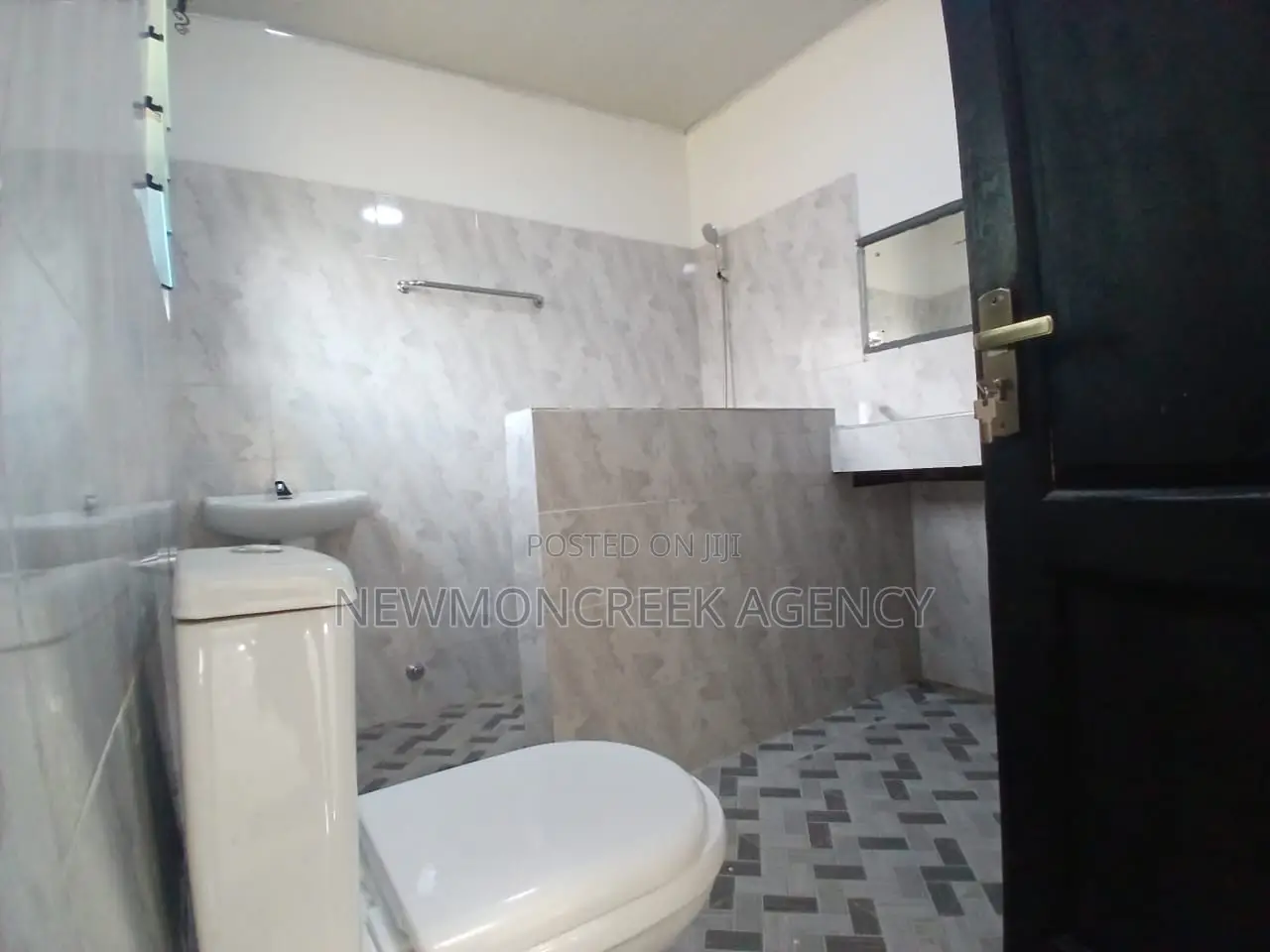 2bdrm Bungalow in Adenta Barrier for rent