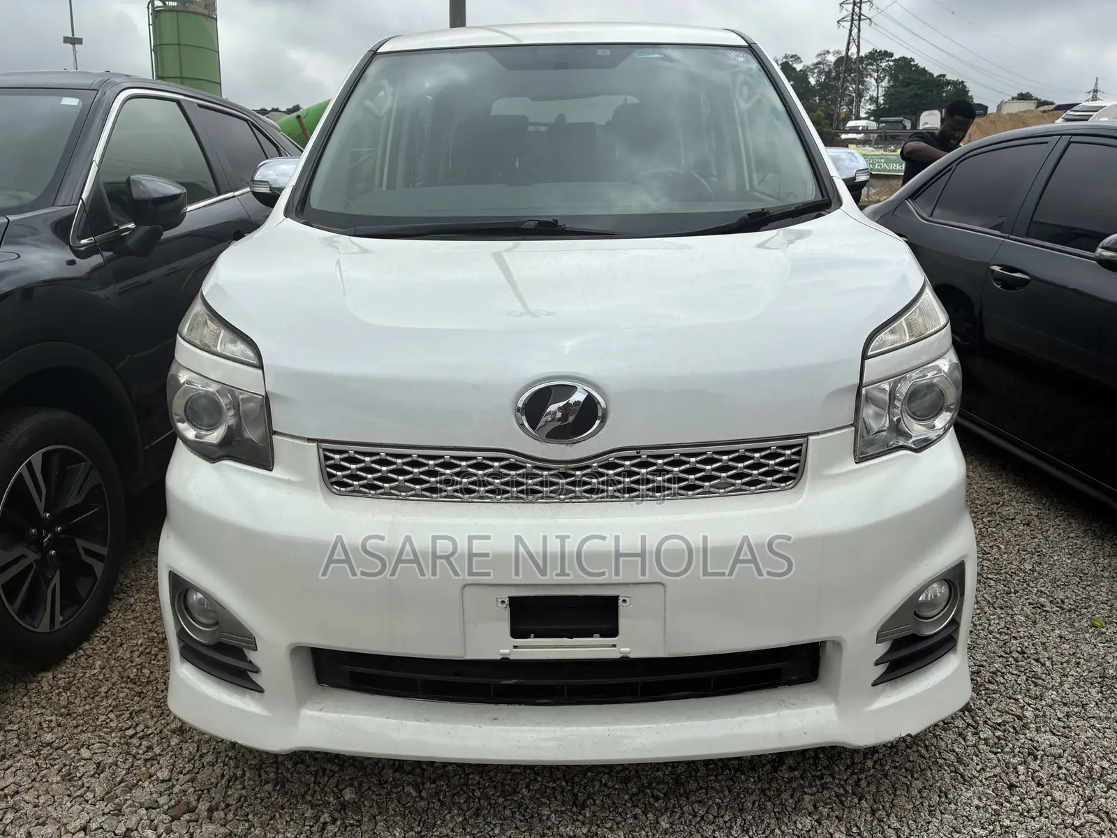 Toyota Voxy 2013 White