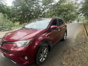 Toyota RAV4 Limited 4dr SUV AWD (2.5L 4cyl 6A) 2018 Red