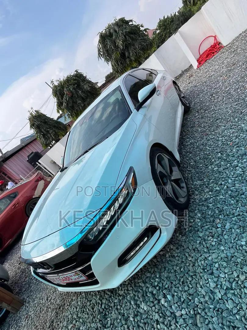 Honda Accord Touring 2018 White