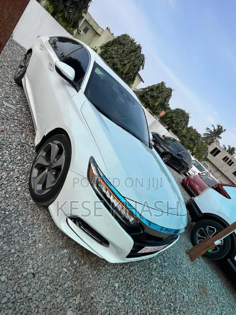 Honda Accord Touring 2018 White