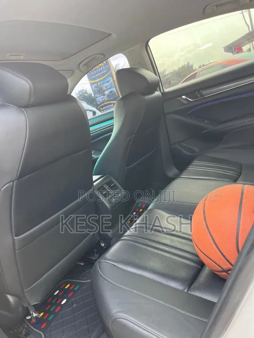 Honda Accord Touring 2018 White