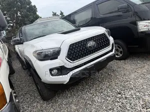 Toyota Tacoma Limited 2018 White